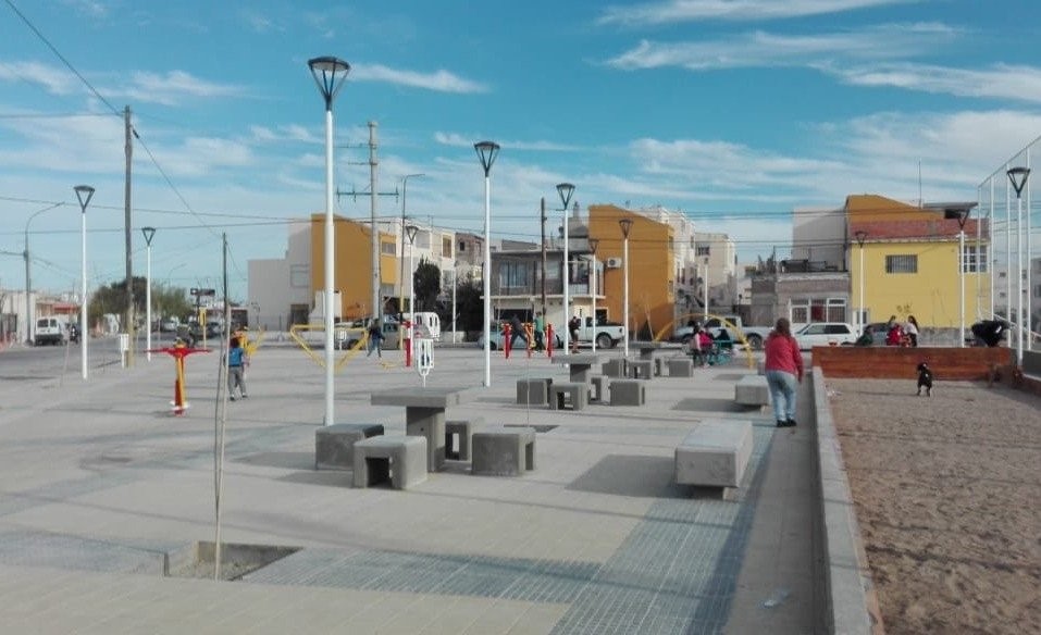 ARQ. CARLOS SANABRA: «¿45 BARRIOS EN PUERTO MADRYN?»